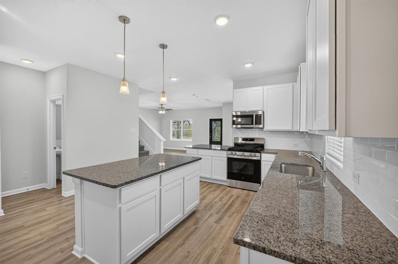 1421 Marcella Ln - Photo 2 of 21