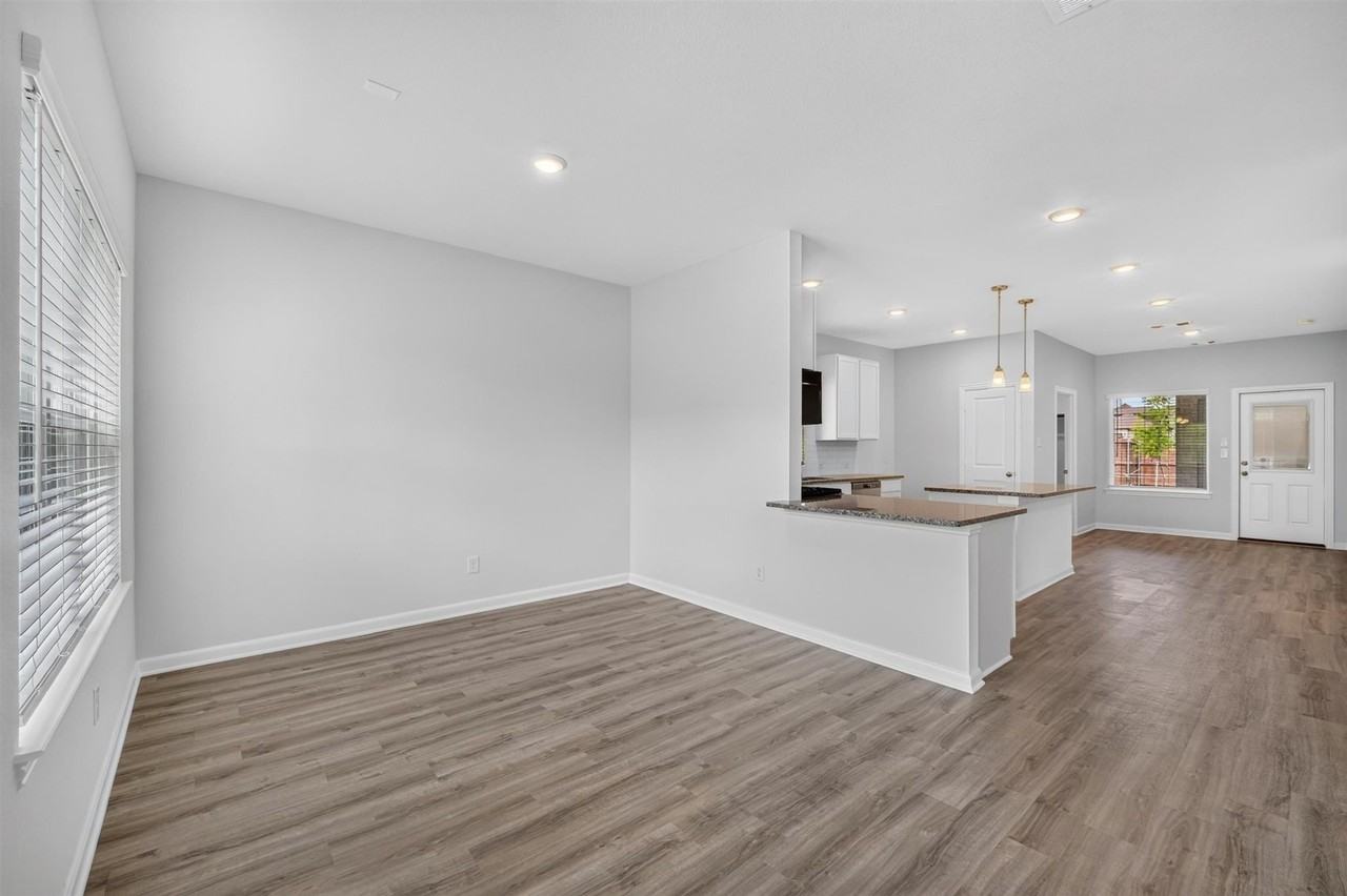 1421 Marcella Ln - Photo 6 of 21