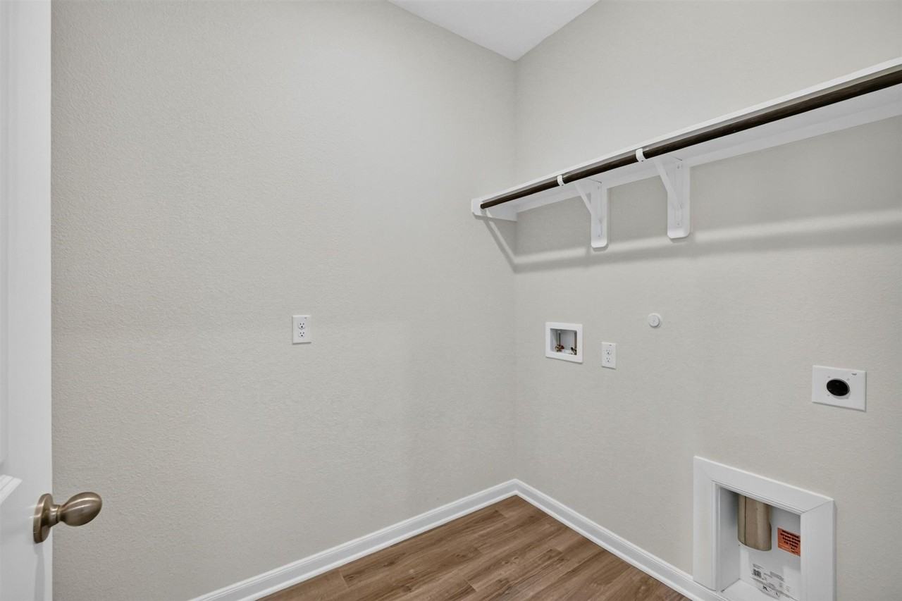 1421 Marcella Ln - Photo 7 of 21