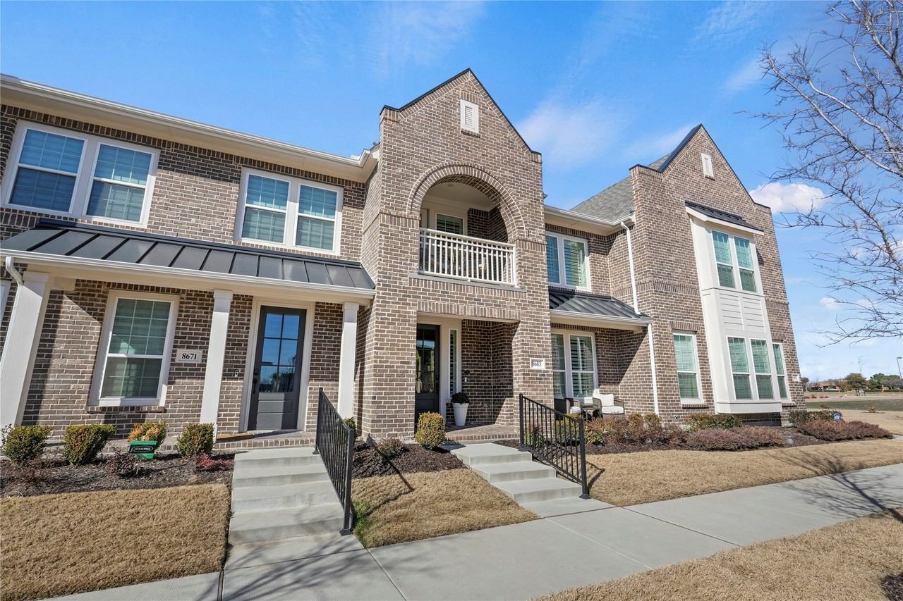 8683 Dynasty Ln - Photo 3 of 24