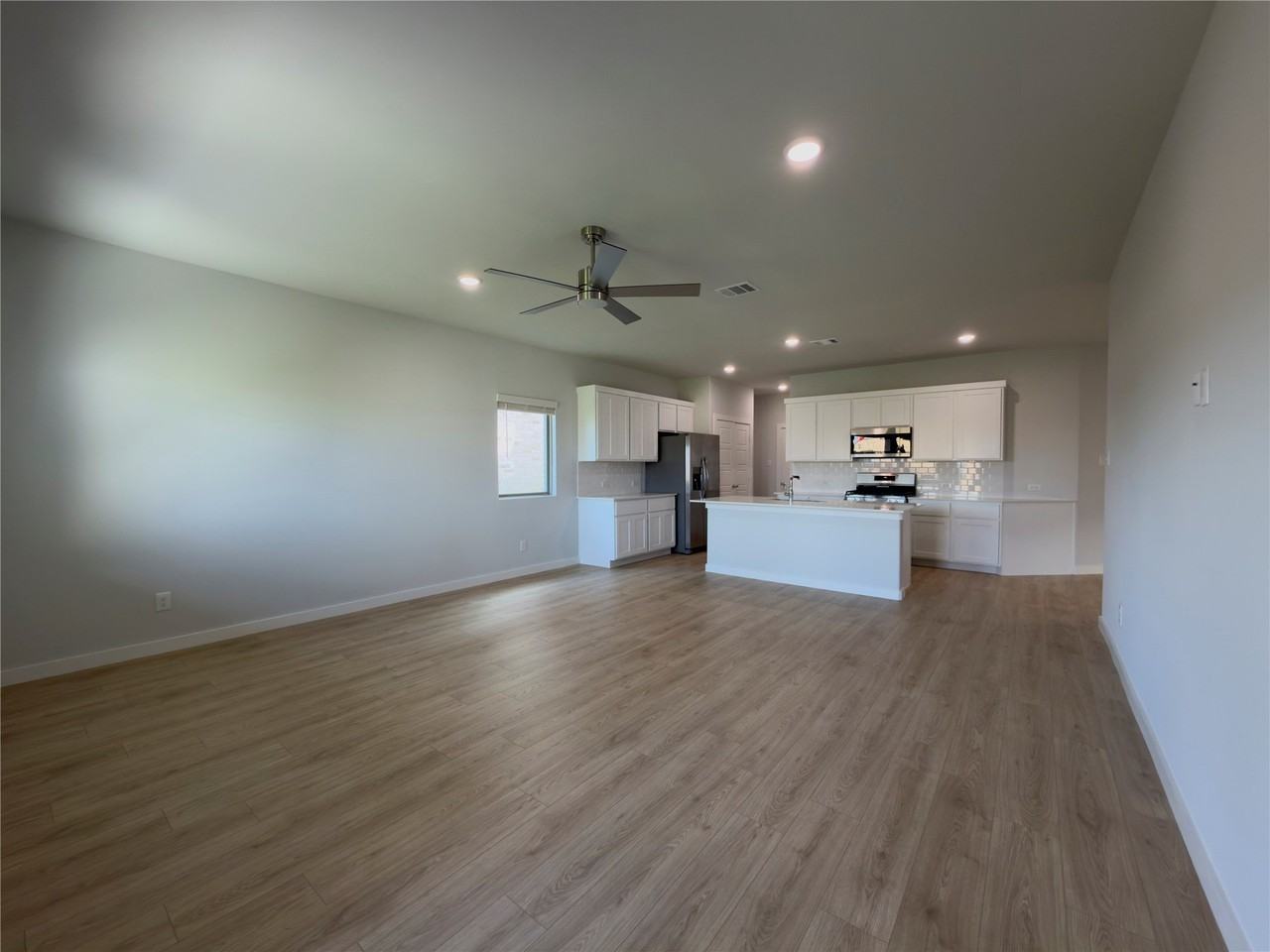 120 Millwood Rd - Photo 5 of 34