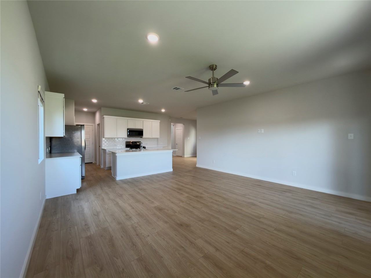 120 Millwood Rd - Photo 6 of 34
