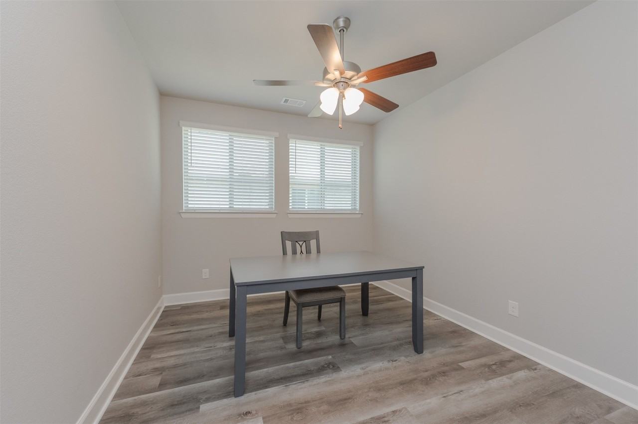 1604 Moss Trail Ct - Photo 6 of 35
