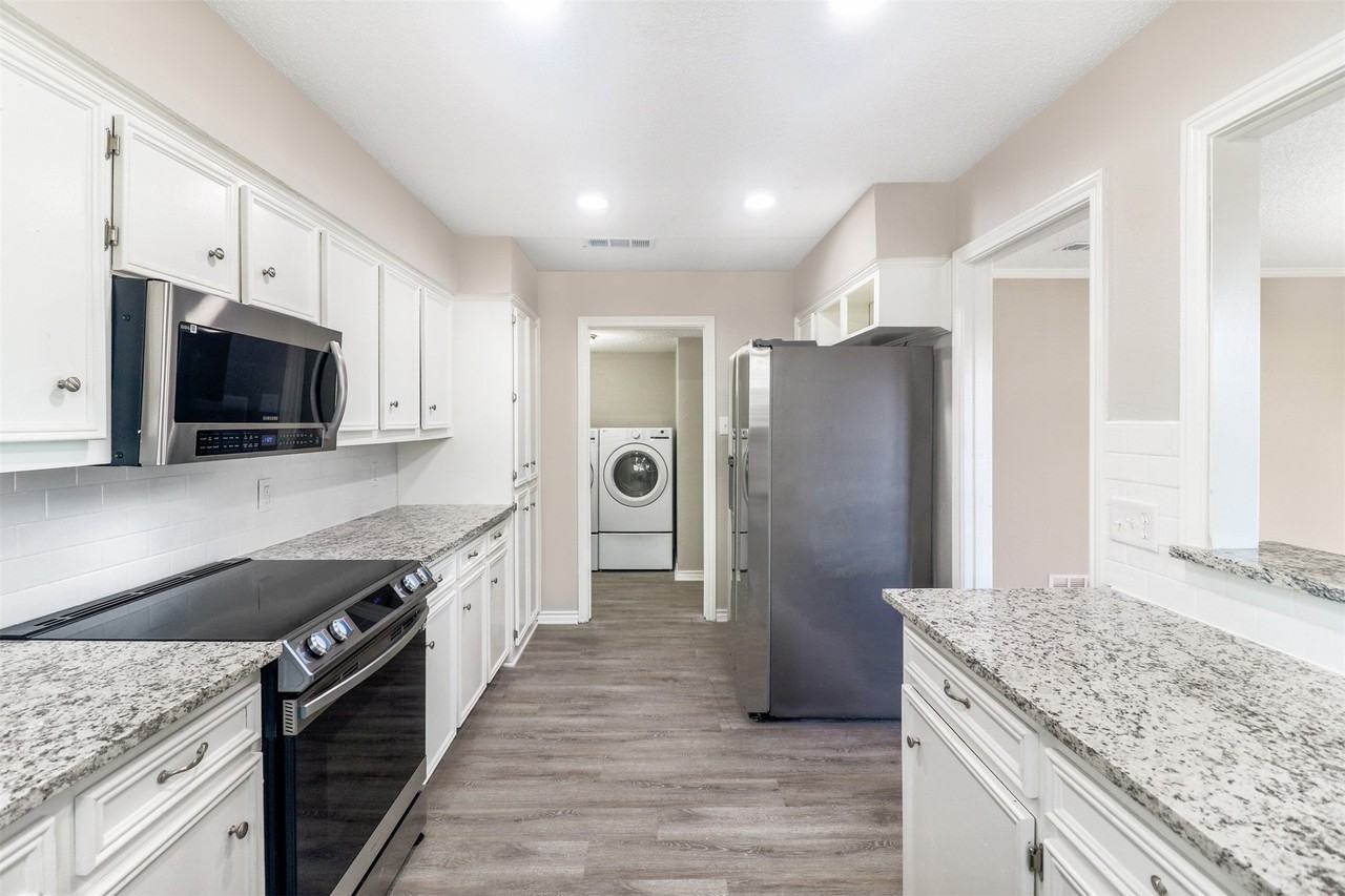 2179 Southern Pl #A - Photo 6 of 40