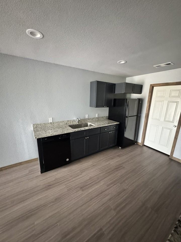 450 Derrs Chapel Rd - Photo 4 of 13