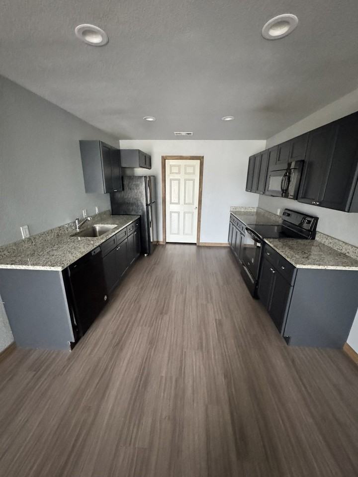 450 Derrs Chapel Rd - Photo 6 of 13