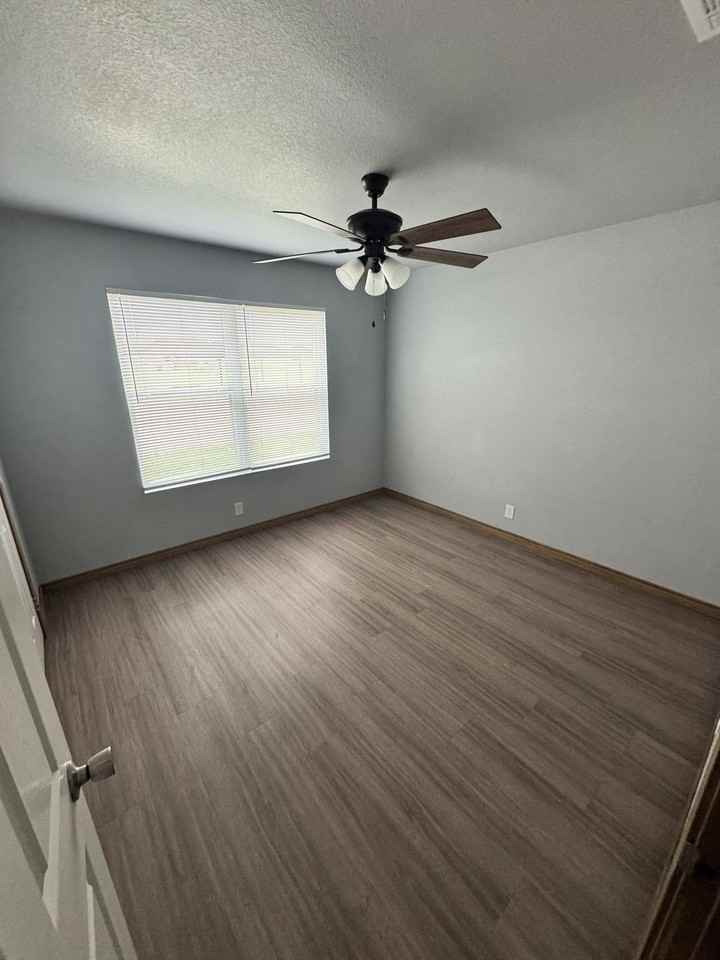 450 Derrs Chapel Rd - Photo 7 of 13
