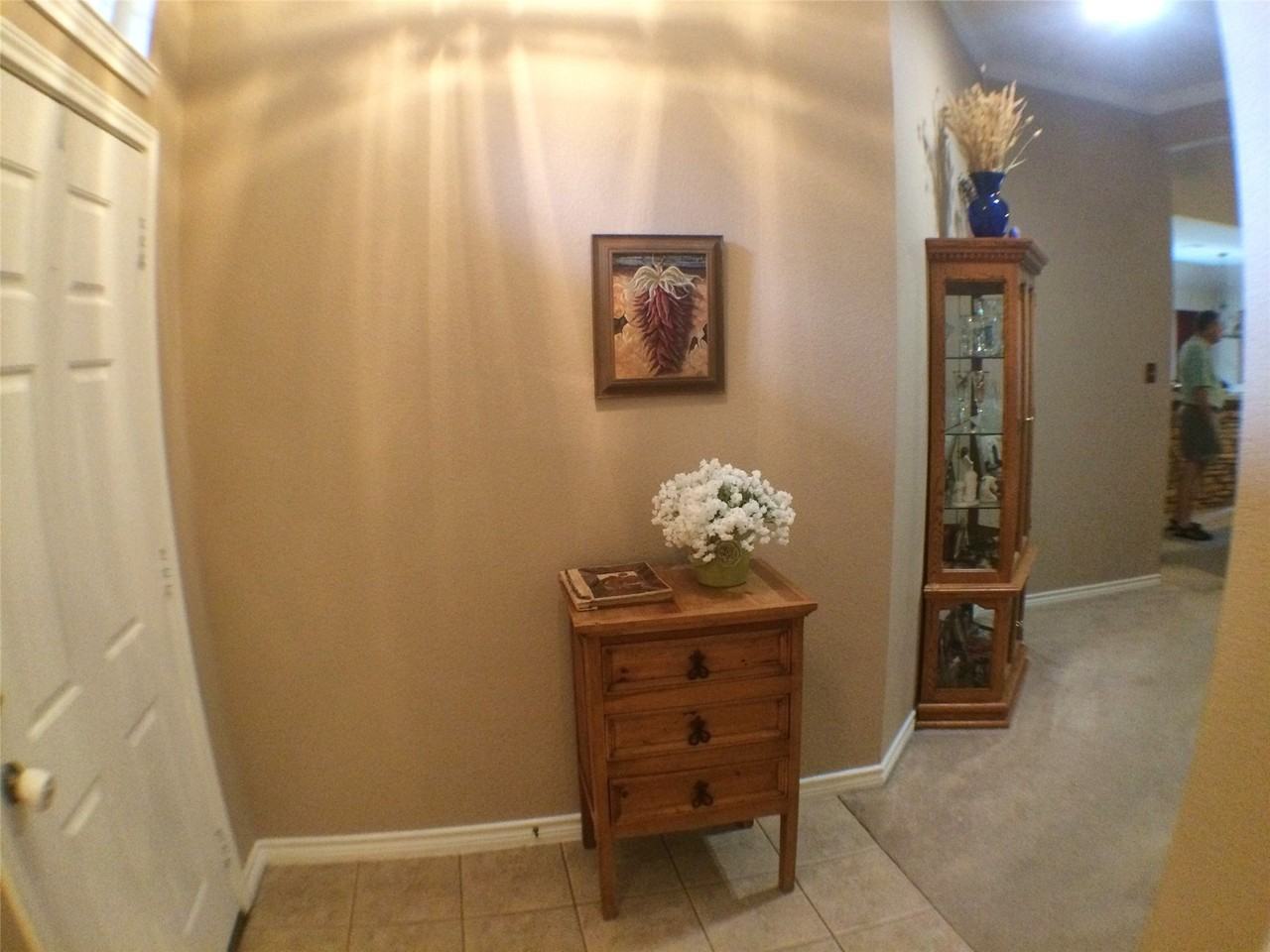 5912 Meadowglen Dr - Photo 3 of 20