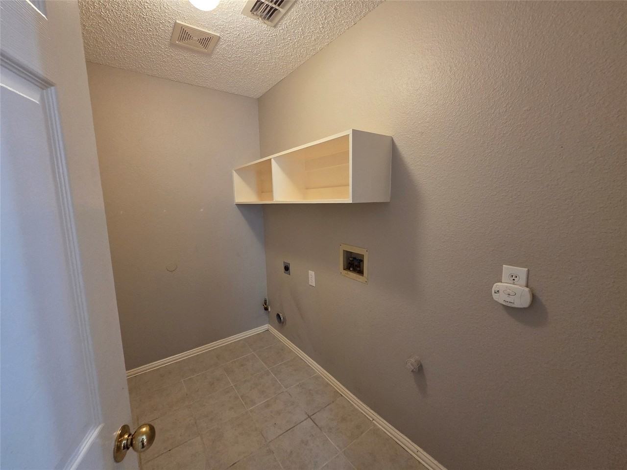 1344 Wentworth Dr - Photo 6 of 12