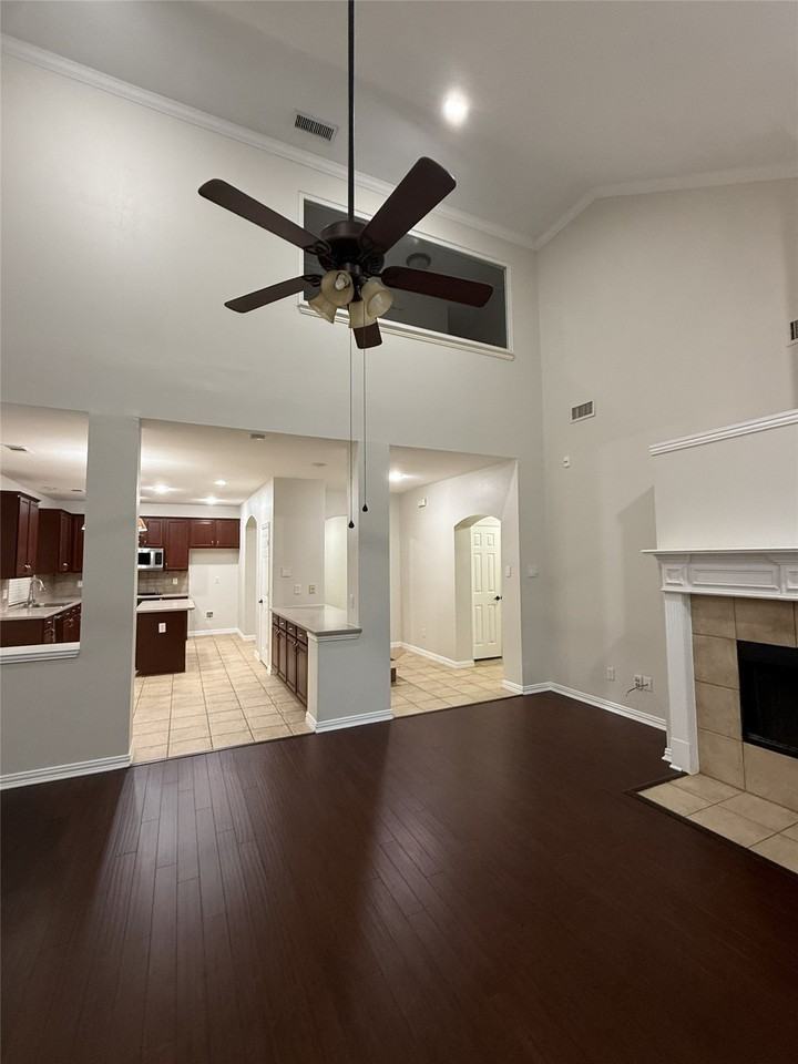3817 Appleton Ln - Photo 3 of 22