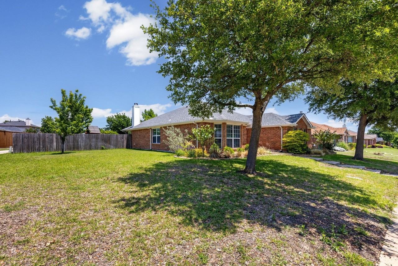 2630 Massey Ln - Photo 3 of 33