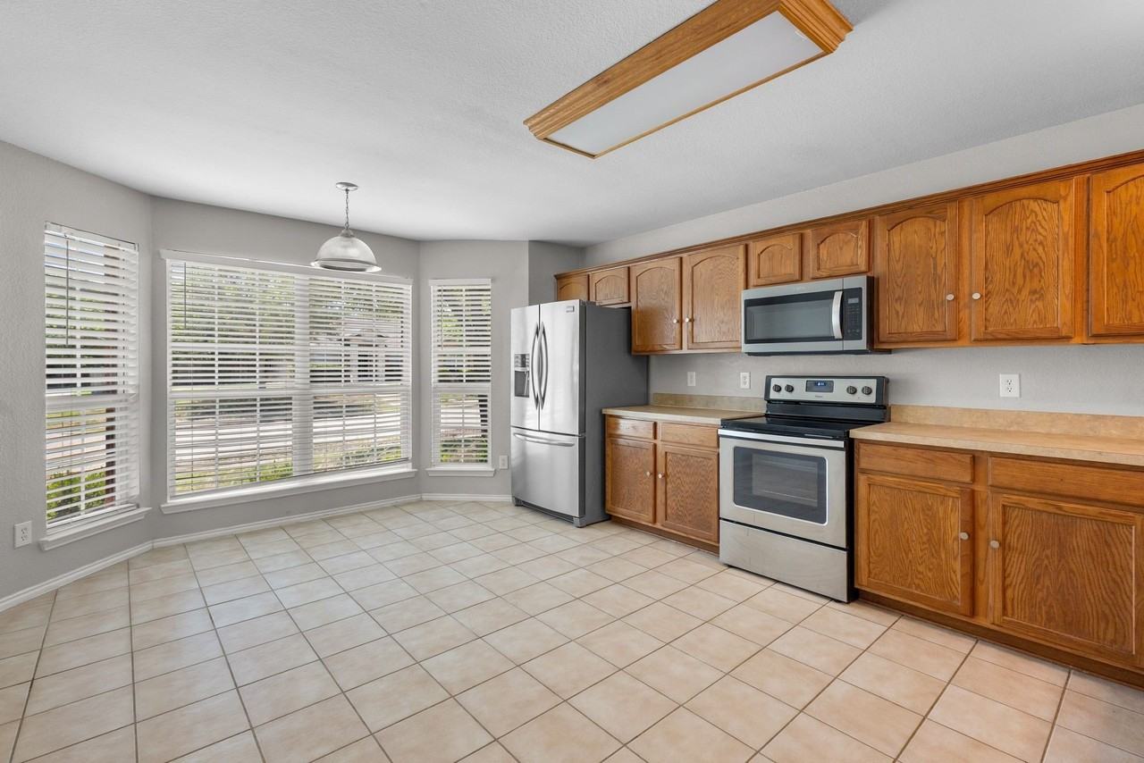 2630 Massey Ln - Photo 6 of 33