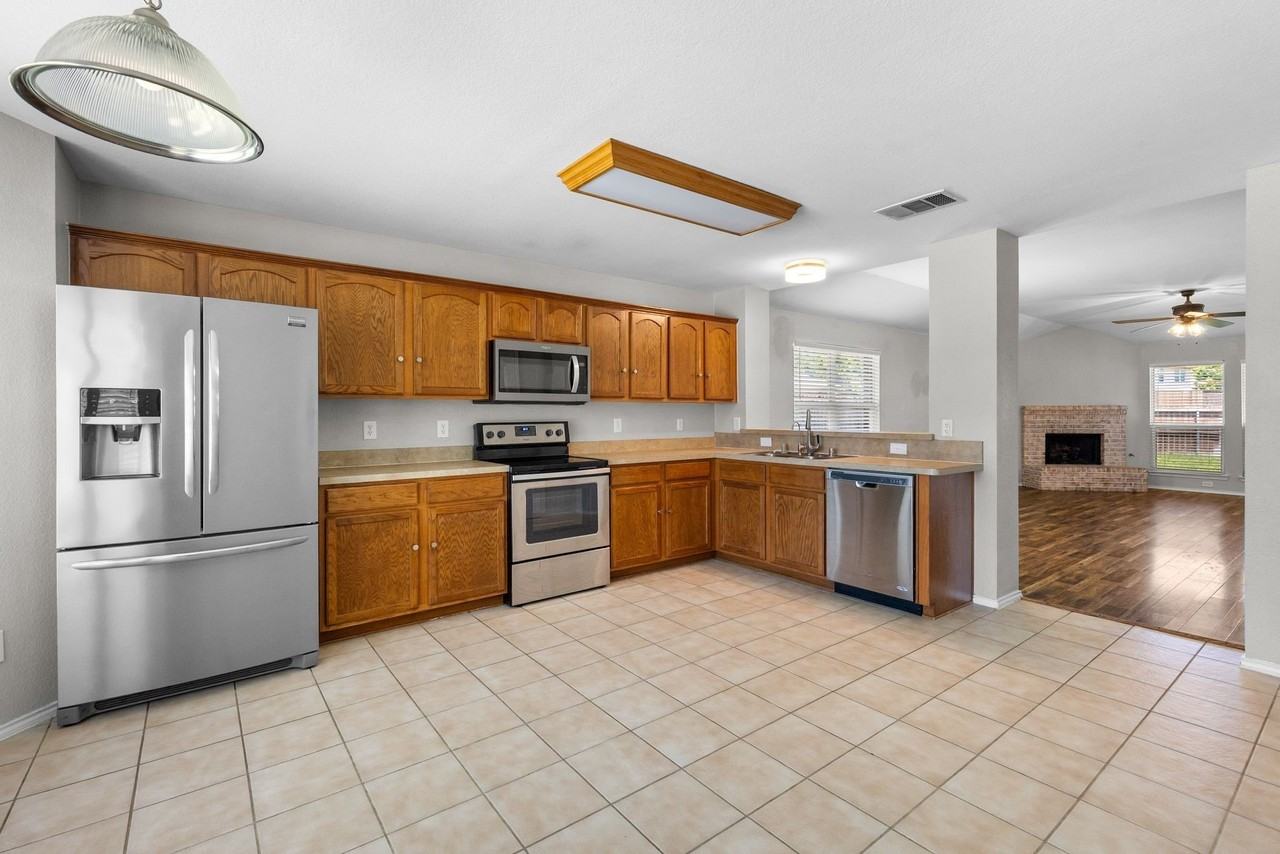 2630 Massey Ln - Photo 7 of 33