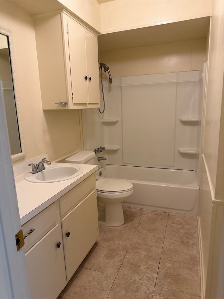3002 Stanford St #B - Photo 7 of 26