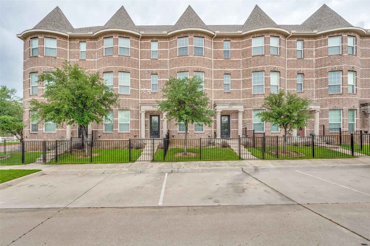 2500 Rockbrook Dr #C103 - Photo 3 of 25