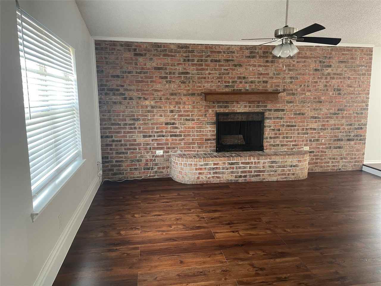 516 Erikson Trl - Photo 2 of 19