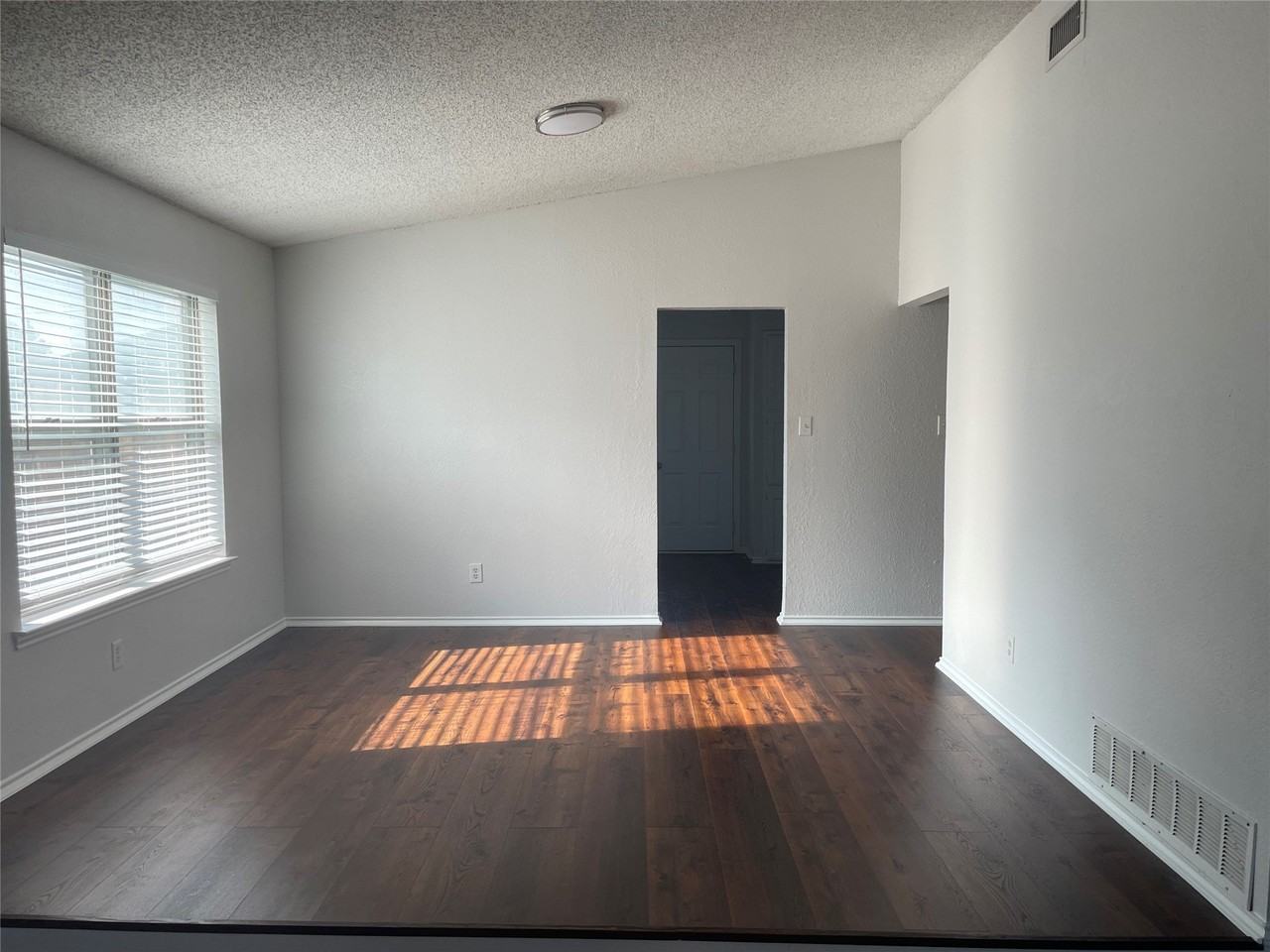 516 Erikson Trl - Photo 5 of 19