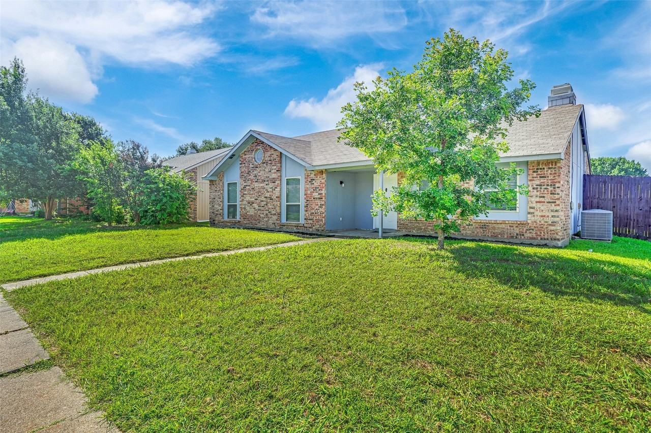 1300 Rivercrest Blvd - Photo 3 of 29