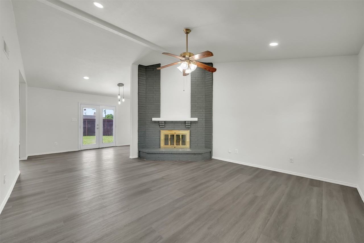1300 Rivercrest Blvd - Photo 6 of 29