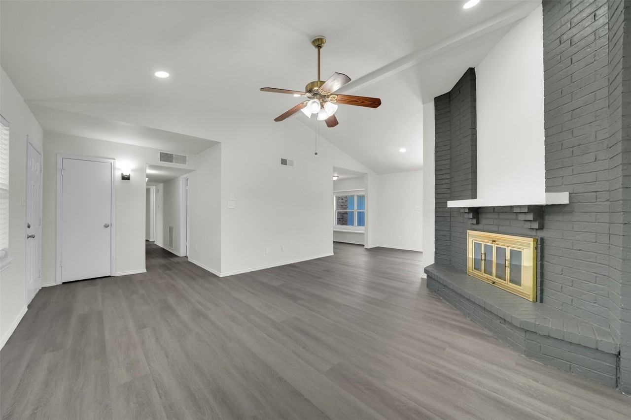 1300 Rivercrest Blvd - Photo 7 of 29