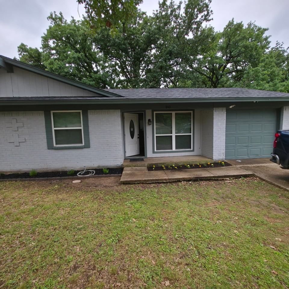 840 Pleasant Hills Dr - Photo 2 of 21
