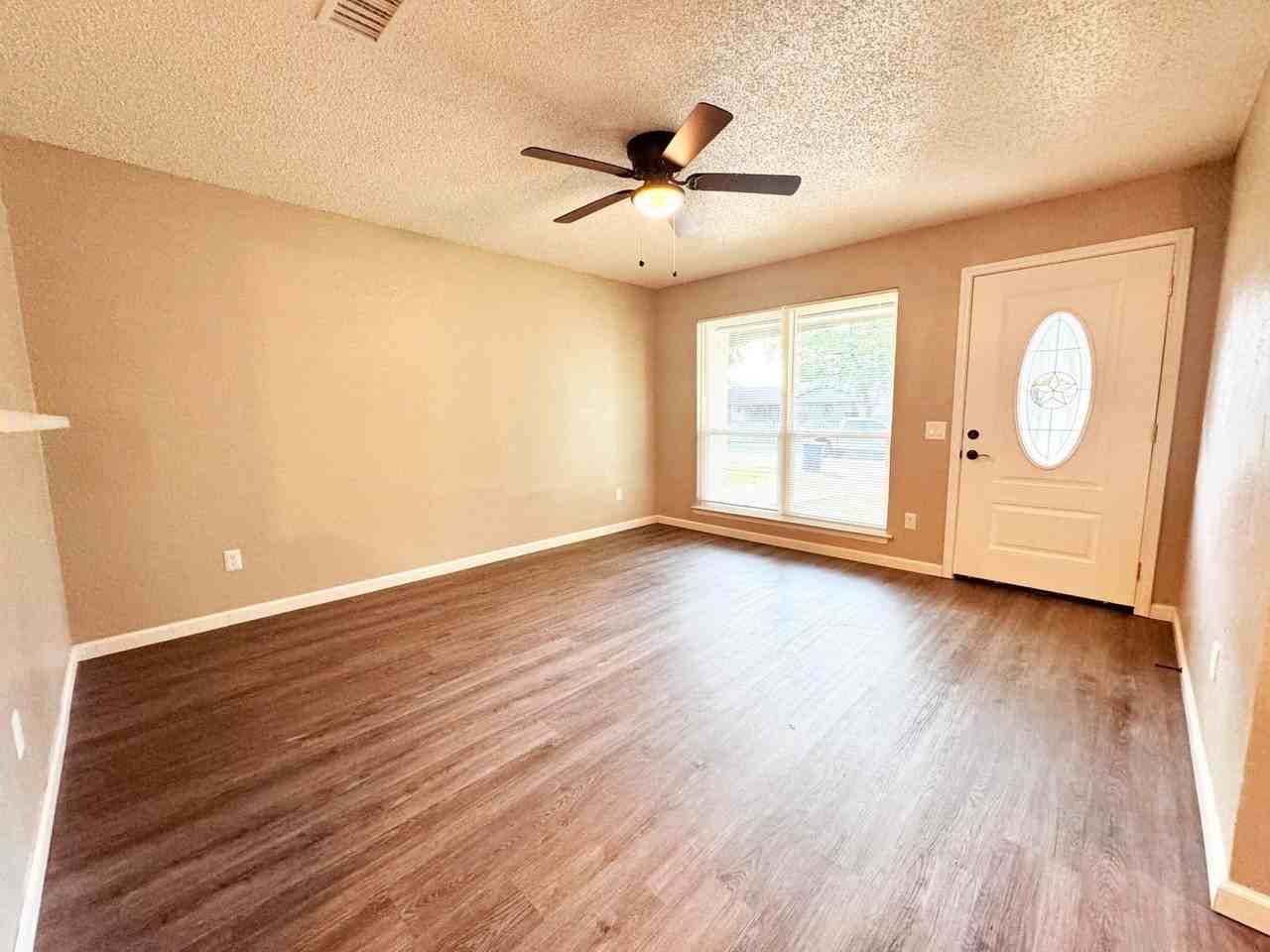 840 Pleasant Hills Dr - Photo 3 of 21