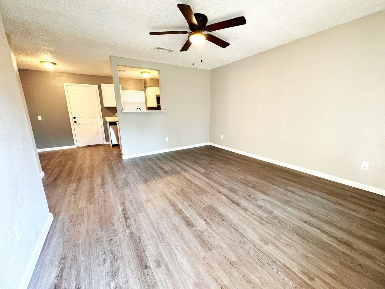 840 Pleasant Hills Dr - Photo 4 of 21