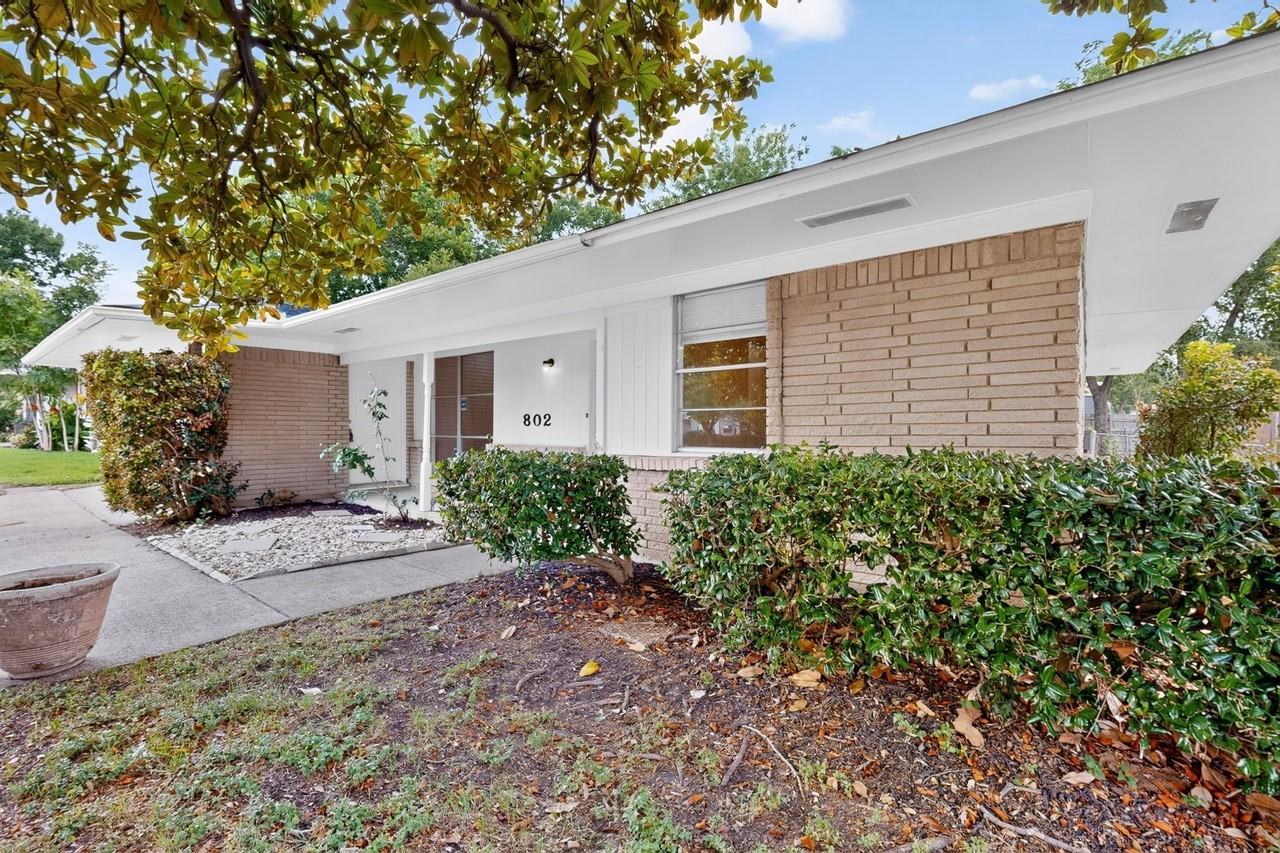 802 Wisteria Way - Photo 2 of 32