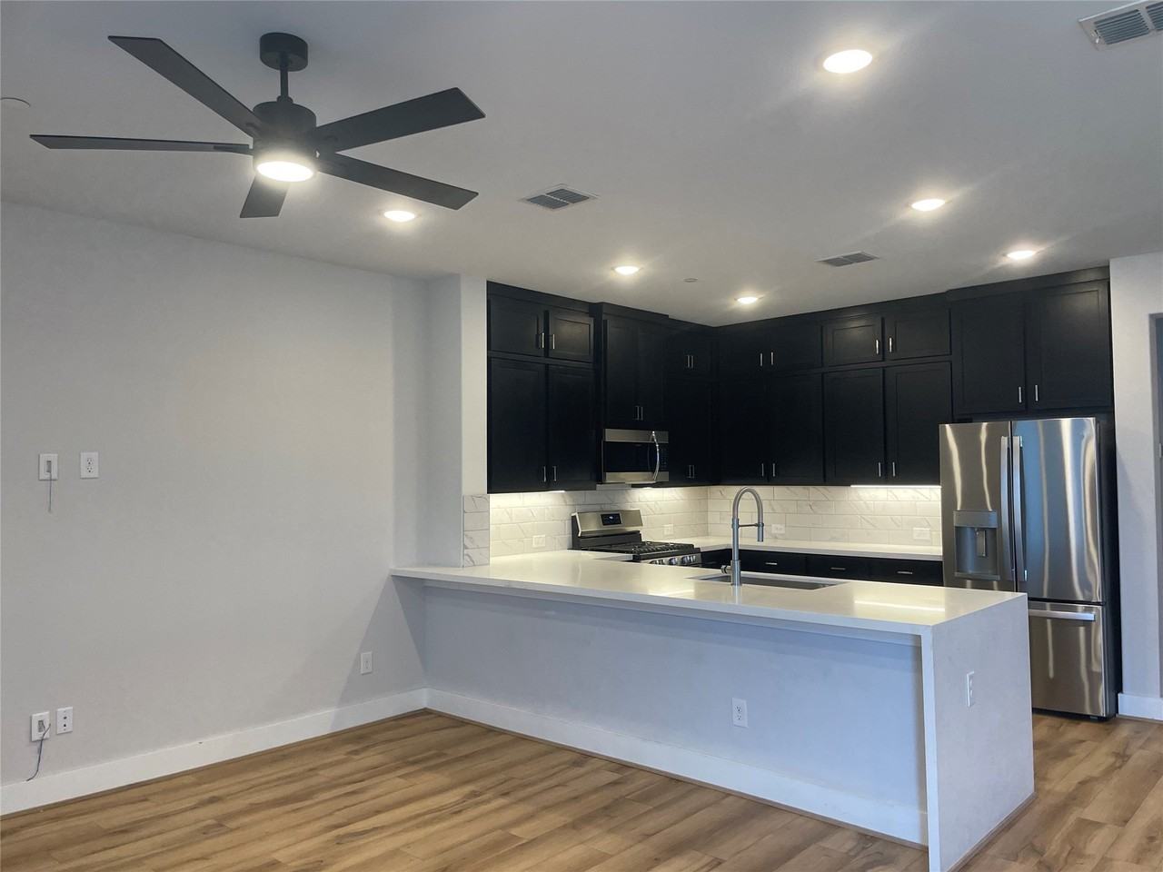 7569 Reis Ln - Photo 2 of 16