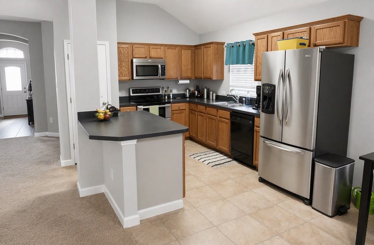 13153 Fencerow Rd - Photo 3 of 16