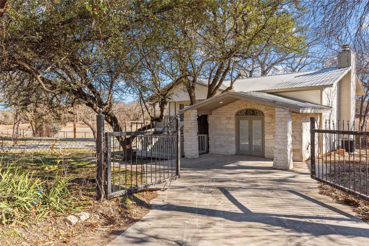1701 E Lake Dr - Photo 3 of 28