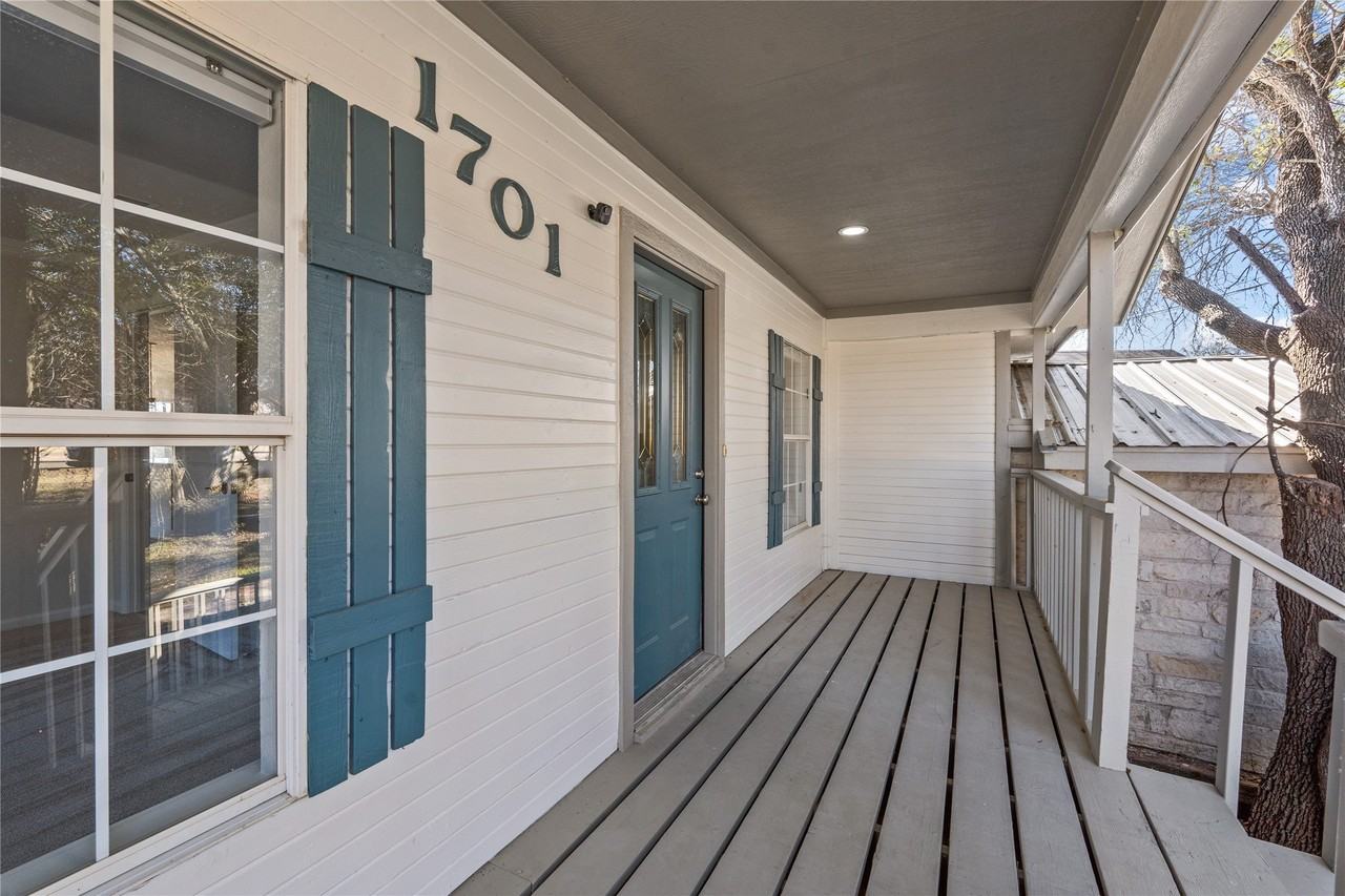 1701 E Lake Dr - Photo 4 of 28
