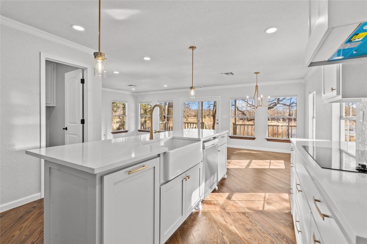 1701 E Lake Dr - Photo 6 of 28