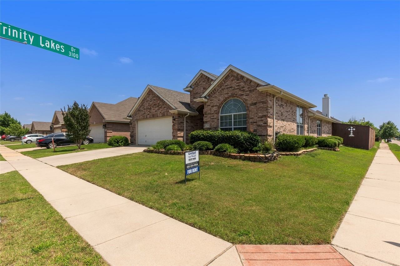8244 Edgepoint Trl - Photo 2 of 25