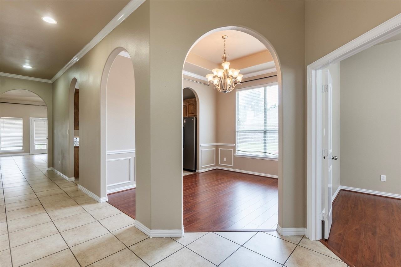 8244 Edgepoint Trl - Photo 4 of 25