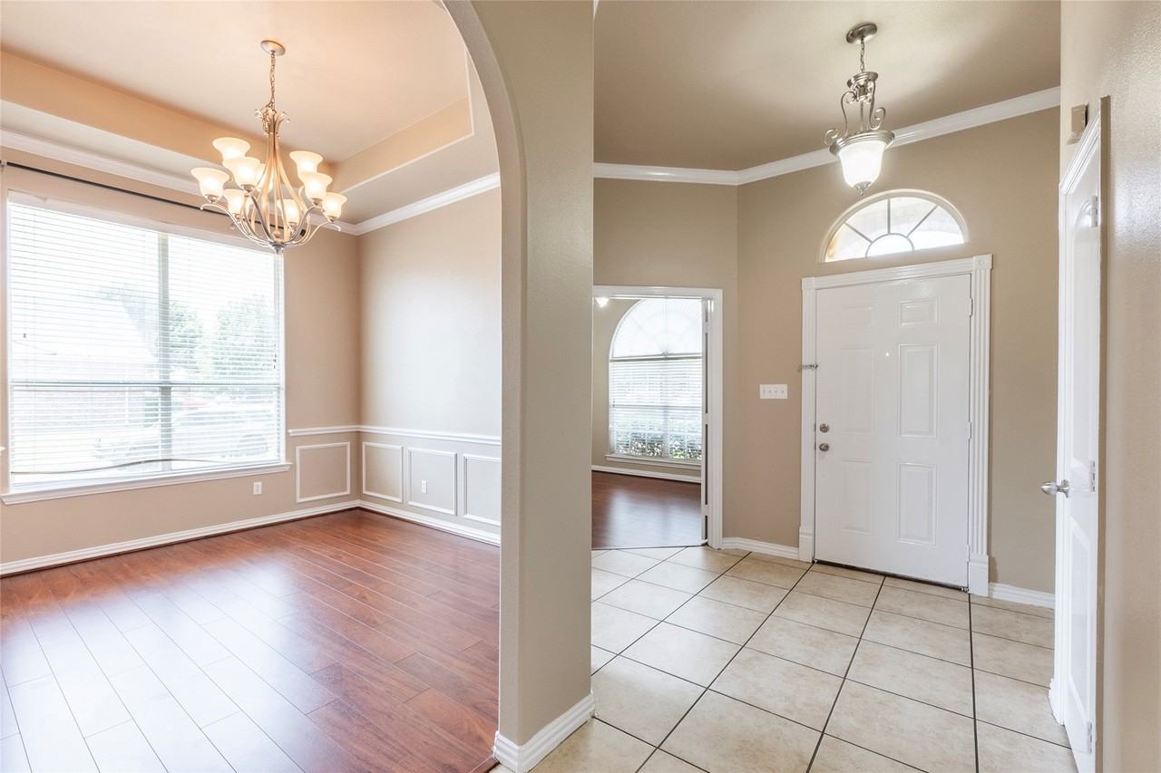 8244 Edgepoint Trl - Photo 5 of 25