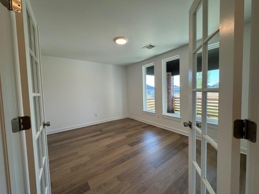 11104 Nw 132nd St - Photo 5 of 30