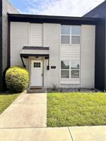 featured image of 980 W Zarragossa St