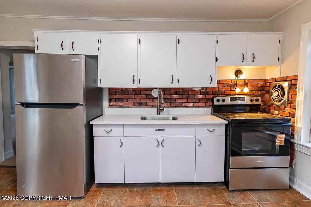 125 Front St #A - Photo 3 of 13