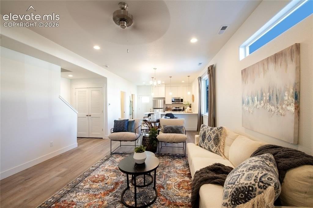 1518 Tyram Grv - Photo 4 of 23
