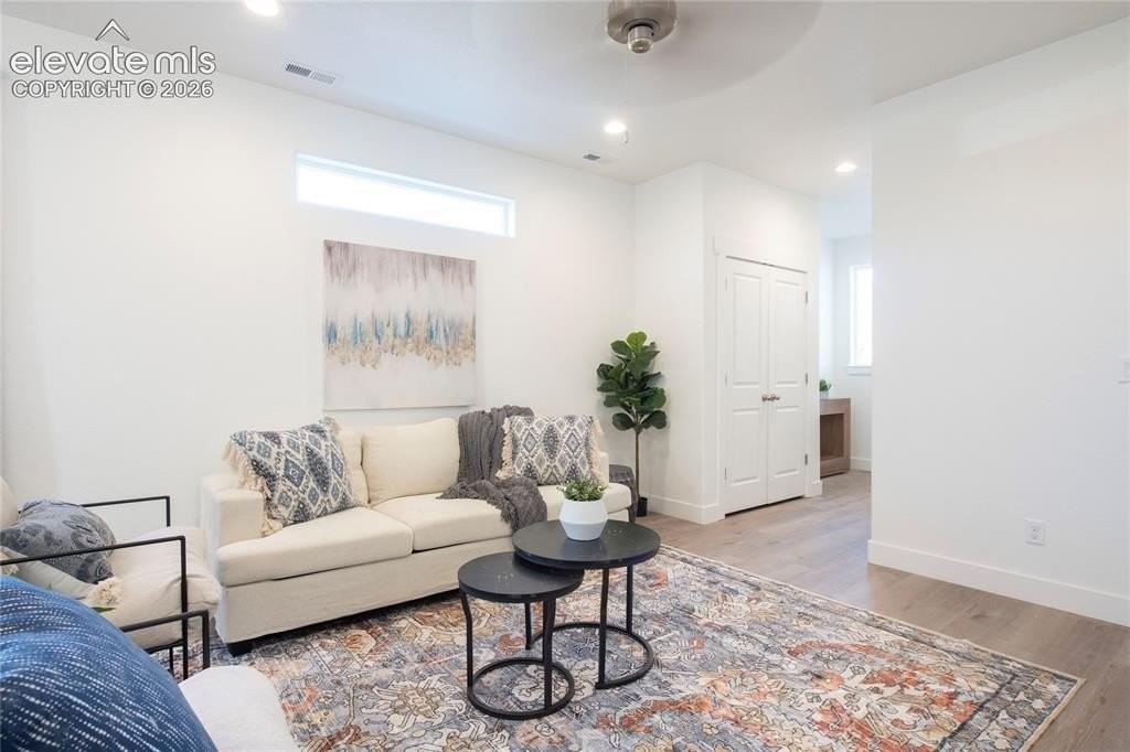 1518 Tyram Grv - Photo 6 of 23