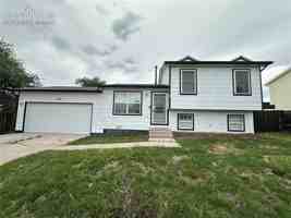 featured image of 102 Comanche Ct