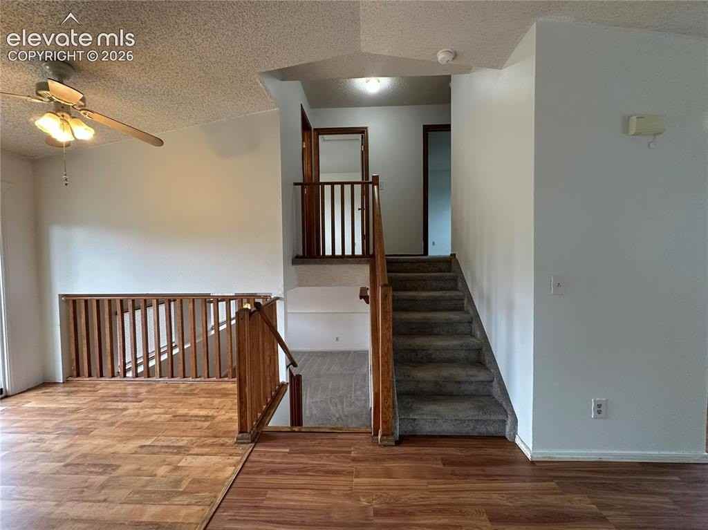 102 Comanche Ct - Photo 6 of 15