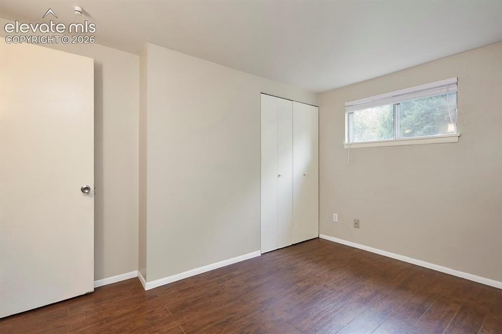 241 Elmwood Dr - Photo 5 of 22