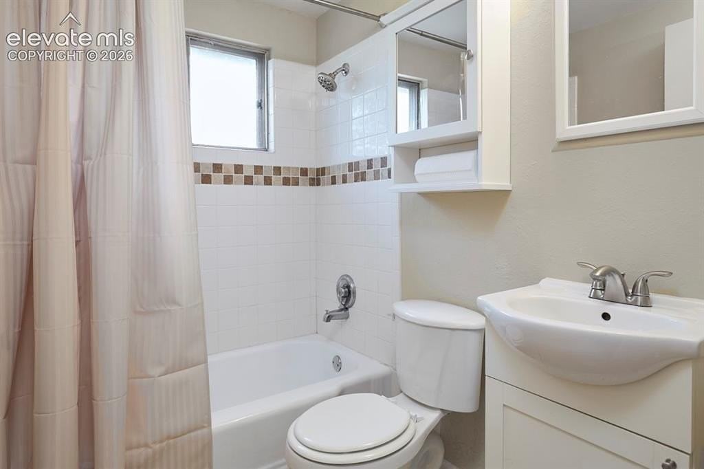 241 Elmwood Dr - Photo 7 of 22