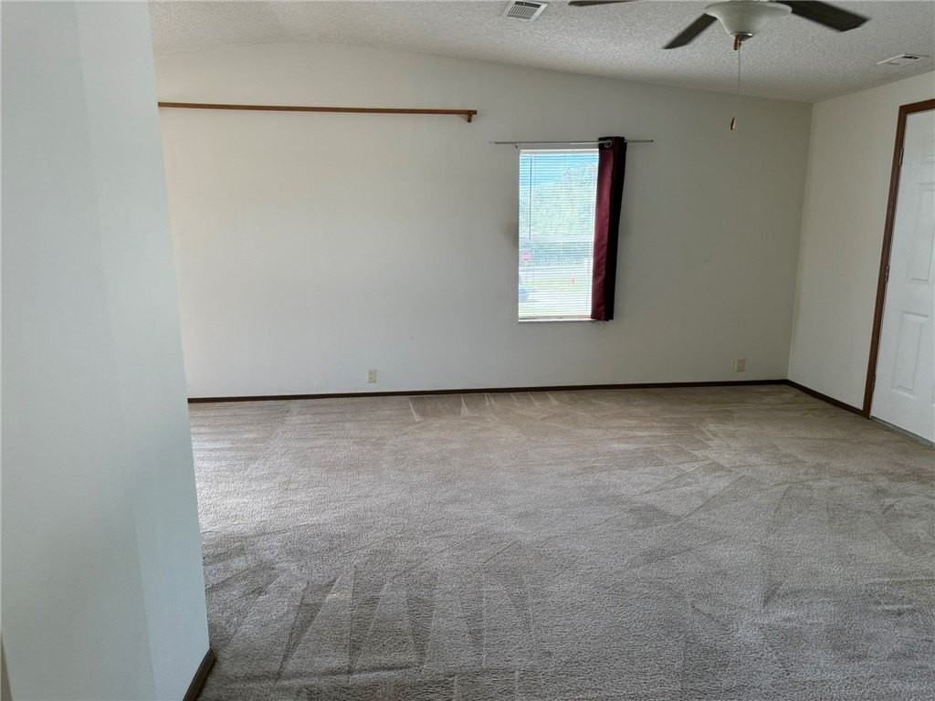 829 High St - Photo 5 of 31