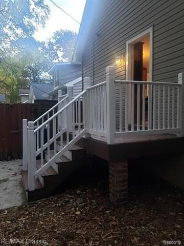617 E 3rd St - Photo 3 of 29