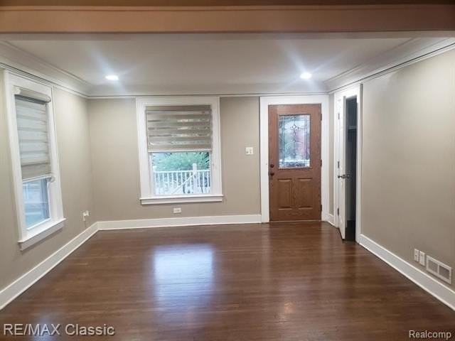 617 E 3rd St - Photo 7 of 29