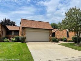 featured image of 4585 Laurel Club Cir
