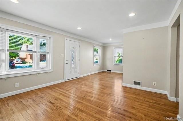 1539 Cole St - Photo 2 of 21